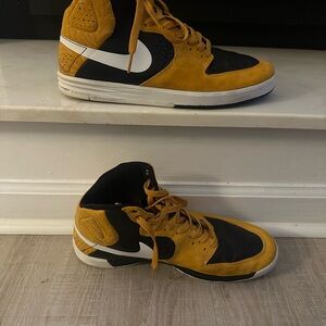 Nike Lunarlon Men's Black and Yellow High-Top Sneakers